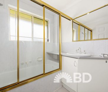 Relaxed Townhouse Living with Space & Convenience - Photo 6