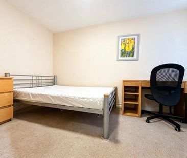 5 bedroom terraced house to rent - Photo 2