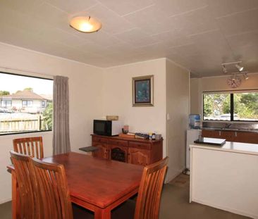 Lovely family home - Photo 3
