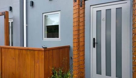 Modern 2bdrm Town House near CBD - Photo 5