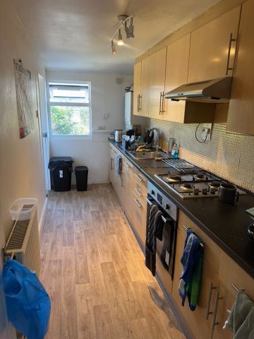 4 Bed Terraced House, Filton Avenue, BS34 - Photo 4