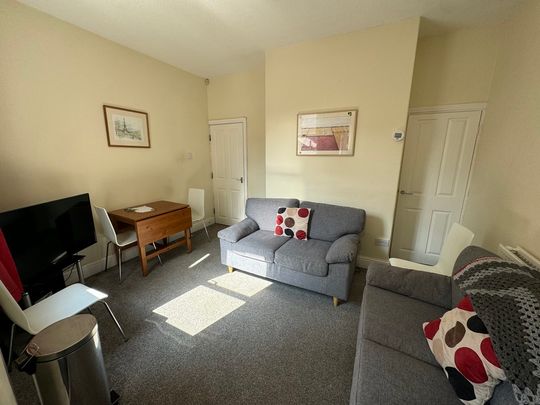 Queen Victoria Street, South Bank - P1076 - Photo 1