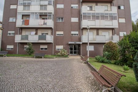 Apartamento T2 em remodelação para Arrendamento em Localização Central – Coimbra, Vale das Flores - Photo 3