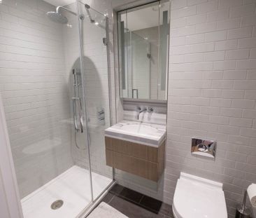 2 Bed Flat, Reminder Lane, SE10 - Photo 1