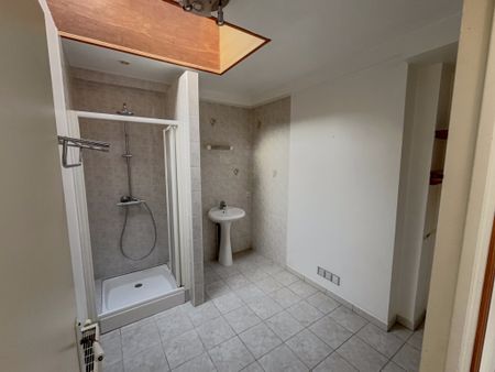 Location Appartement 3 pièces 80m² ABBEVILLE 80100 - Photo 4