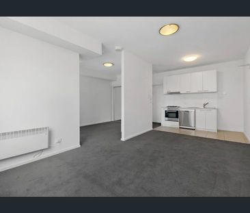 Studio-Style Apartment in Uni-Hill - Photo 4