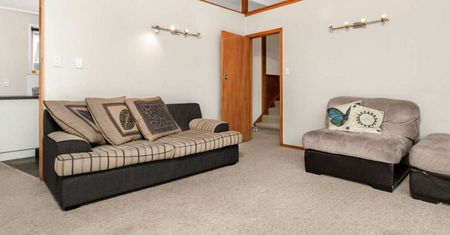 Prime location in Buckland - 3Bedroom - Photo 3