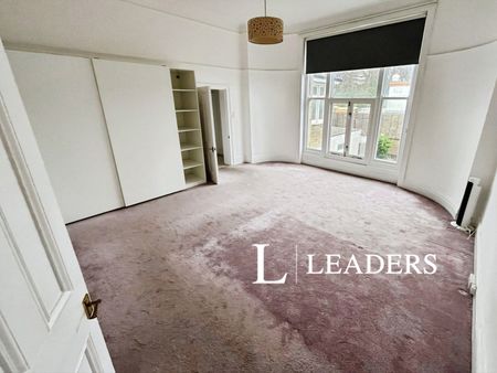 2 bedroom apartment to rent The Drive, Hove, East Sussex, BN3 - Photo 3