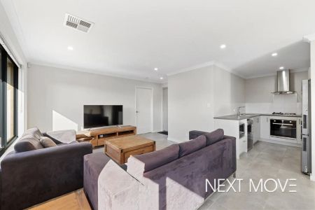 “MODERN FULLY FURNISHED HOME” - Photo 4