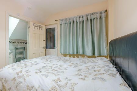 4 bedroom semi-detached house to rent - Photo 4