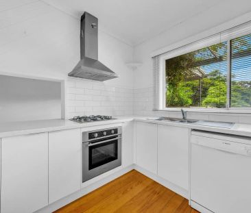 “Stylish Living in a Prime Frankston Location!!” - Photo 2