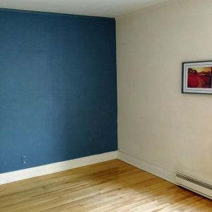 Immeuble - 183-193 Principale Est Magog Charmant 3 1/2 à Louer - Photo 3