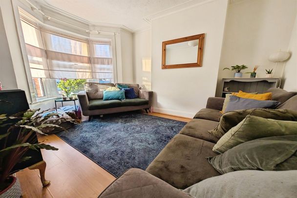 Cecil Avenue, Regents Park, SO16 - Photo 1