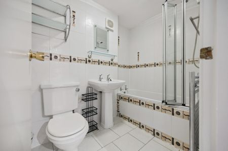 Clarence Gardens - Photo 2