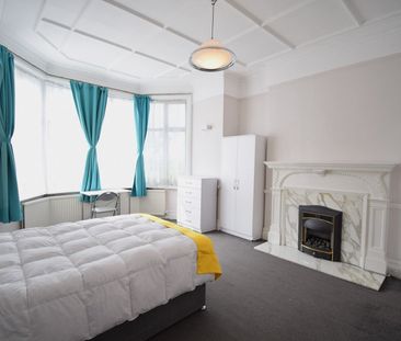 Room in a Shared House, James Avenue, NW2 - Photo 3