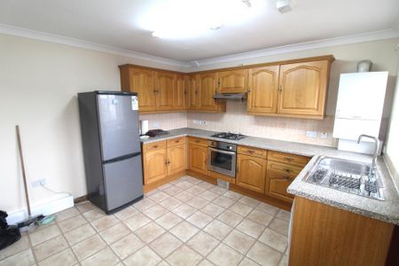 2 bedroom maisonette to rent - Photo 4