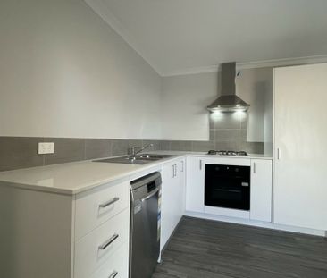 Two Bedroom Dual Living Property! - Photo 4