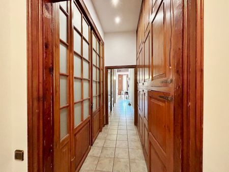 Furnished room in shared apartment in Avinyó street - Photo 2