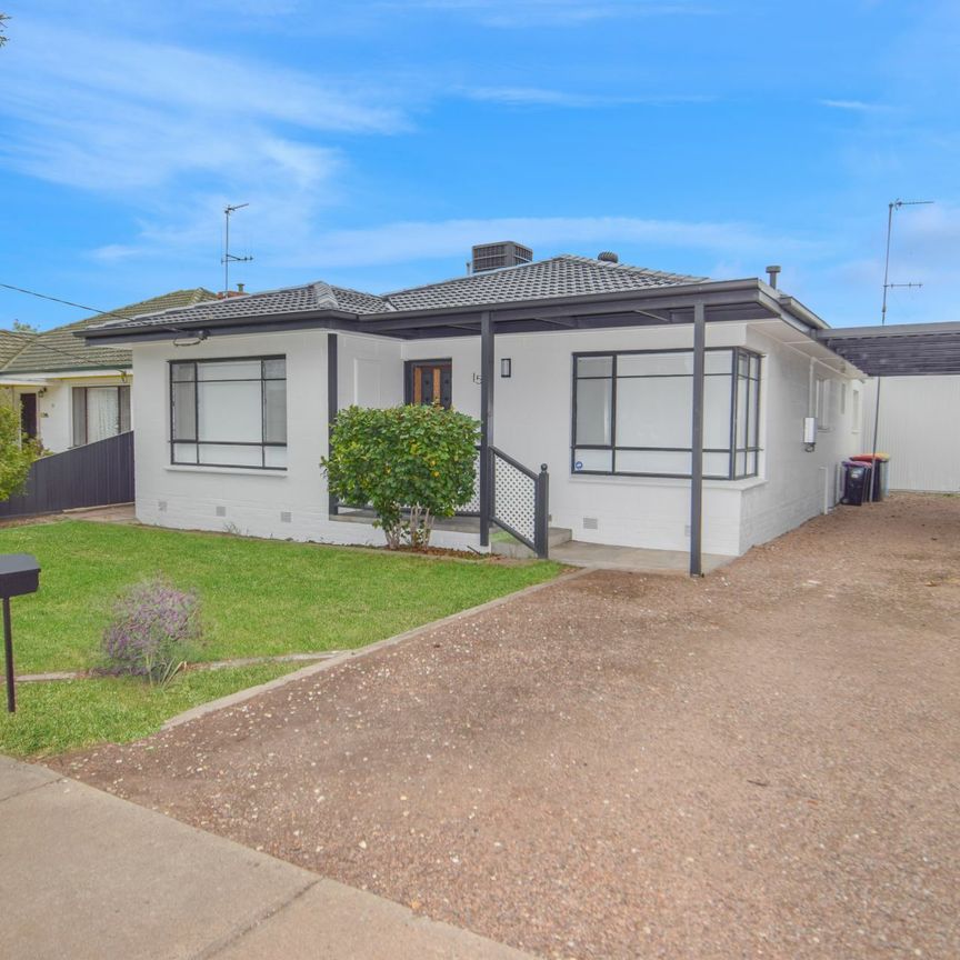 15 Maple St, Shepparton - Photo 1