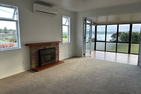 Peaceful Coastal Living with Gorgeous Harbour Views - Photo 2