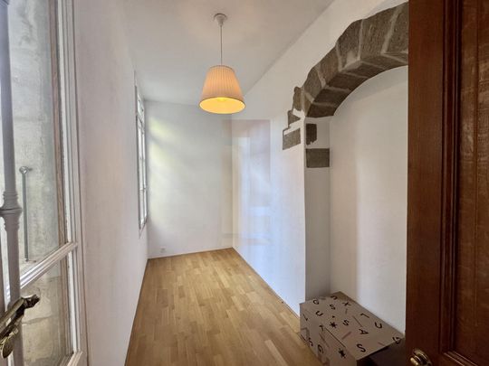 Superb apartment with private terrace - Photo 1