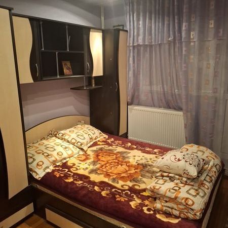 Apartment de inchiriat in zona portului langa facultatea de medicina - Fotografie 1