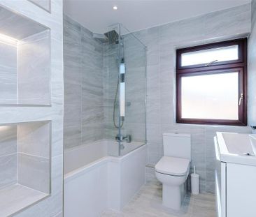 3 bedroom end of terrace house to rent - Photo 3