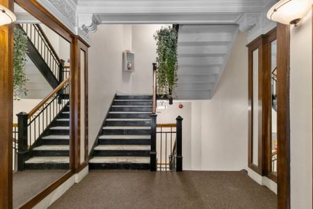 2090 Rue Sherbrooke O., Montréal (Ville-Marie), QC H3H - Photo 5
