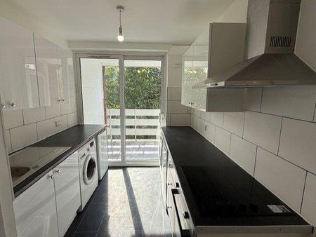 2 bedroom flat to rent - Photo 5