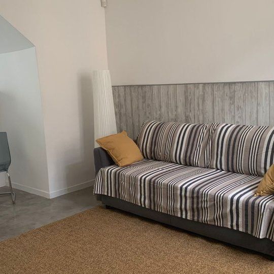 Piso de alquiler en Centre - Photo 1