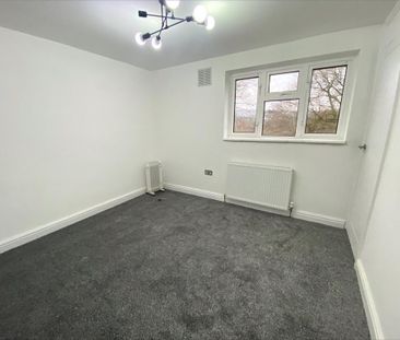 3 bedroom end of terrace house to rent - Photo 2