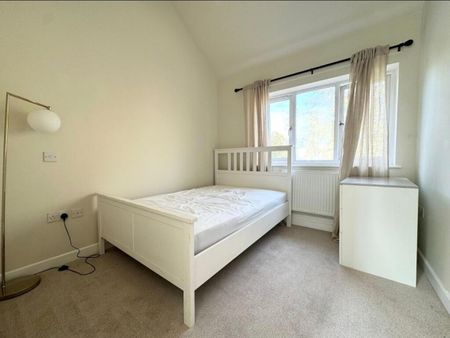2 Bed Flat, Upper Tulse Hill, SW2 - Photo 3