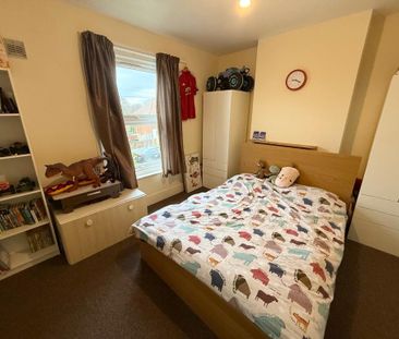 2 bedroom semi-detached house to rent - Photo 6