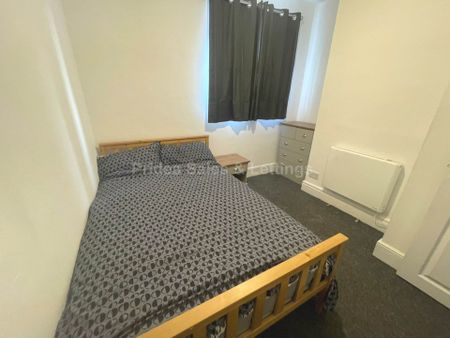 Newcombe Road, Southampton - Photo 2