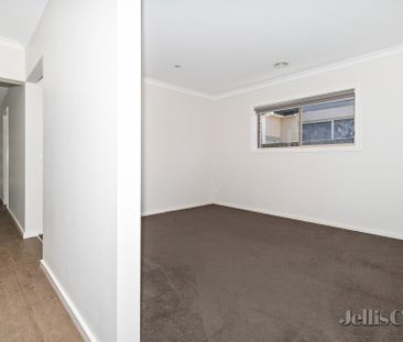 53 O'Shannassy Parade, Lucas - Photo 2