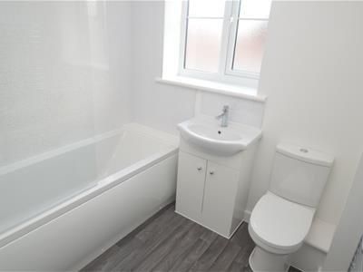 2 bedroom terraced house to rent - Photo 5