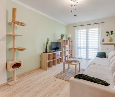 Dw. Wileński , 1 pokój , oddzielna kuchnia, balkon - Photo 2