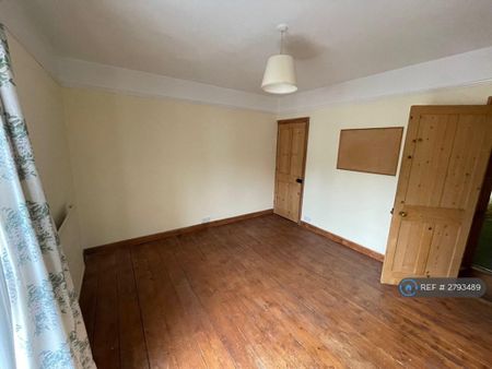 2 bedroom end of terrace house to rent - Photo 5