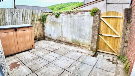 3 bedroom terraced house to rent - Photo 4