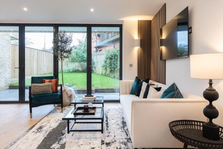 4 bedroom semi-detached house to rent - Photo 2