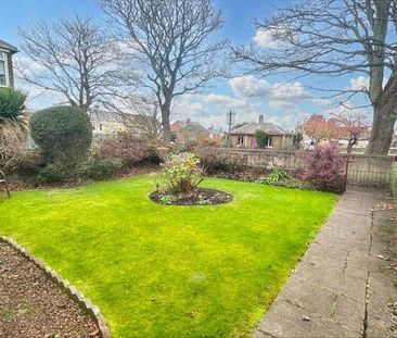 3 bed terraced house to rent in NE64 - Photo 2