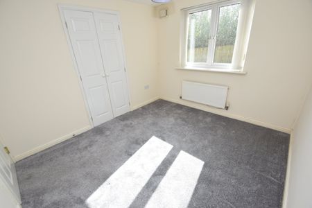 2 bed flat to rent in The Fairways, Golden Mile View, NP20 - Photo 3