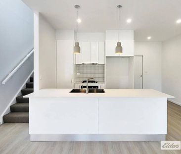 Modern Freestanding Townhouse - Photo 1