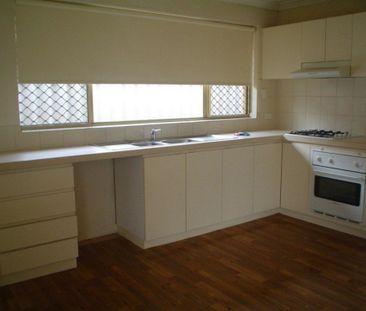 Low maintenance villa in ideal location! - Photo 4