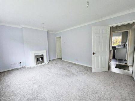 3 bedroom semi-detached house to rent - Photo 4