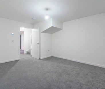 3 bedroom terraced house to rent - Photo 6