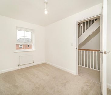 3 bedroom semi-detached house to rent - Photo 6