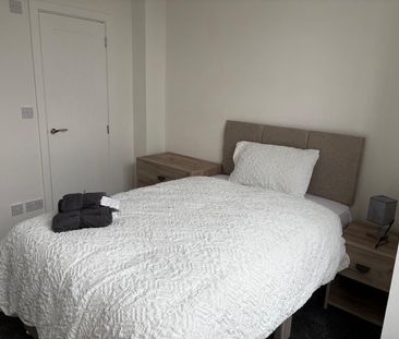 Room in a Shared House, Bearwood Road, B66 - Photo 3