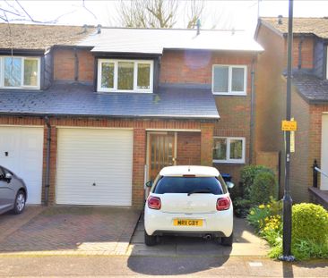 3 bedroom semi detached house to rent - Photo 2