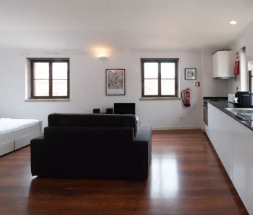 Studio apartment for rent in Santo António, Lisbon - Photo 5